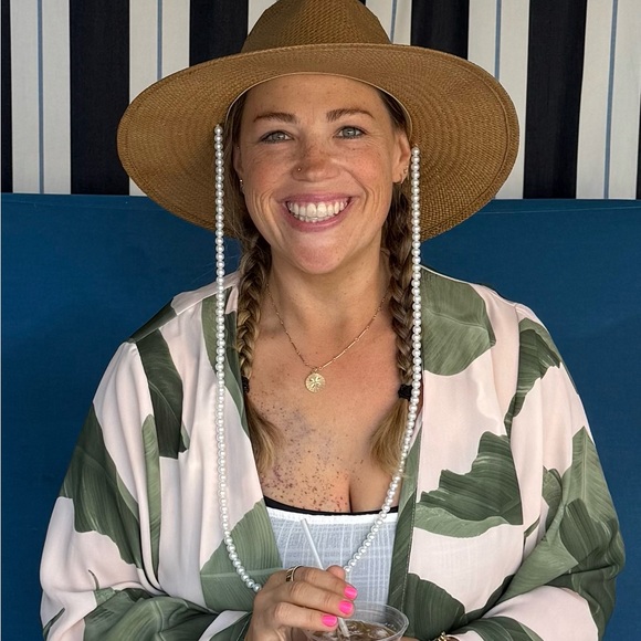 Meet your Posher, Andie - Picture 6 of 7